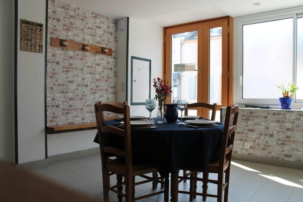 Maison Renovee Atoue Loc Fresnay-sur-Sarthe Exterior foto
